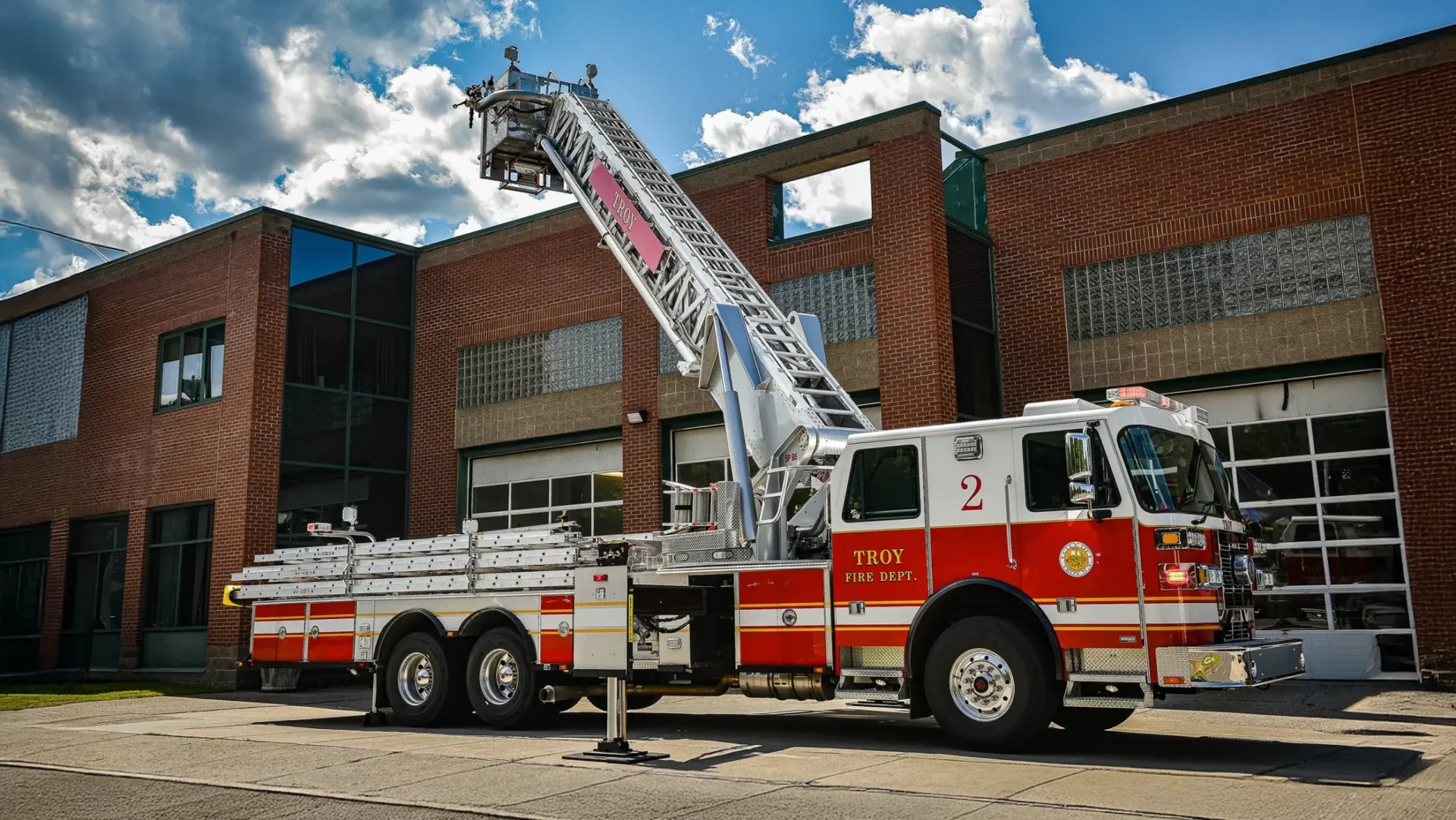 FLAT STATION inc Alpha Communications™ 4 WIRE SURF/FLUSH STATION-PLAS