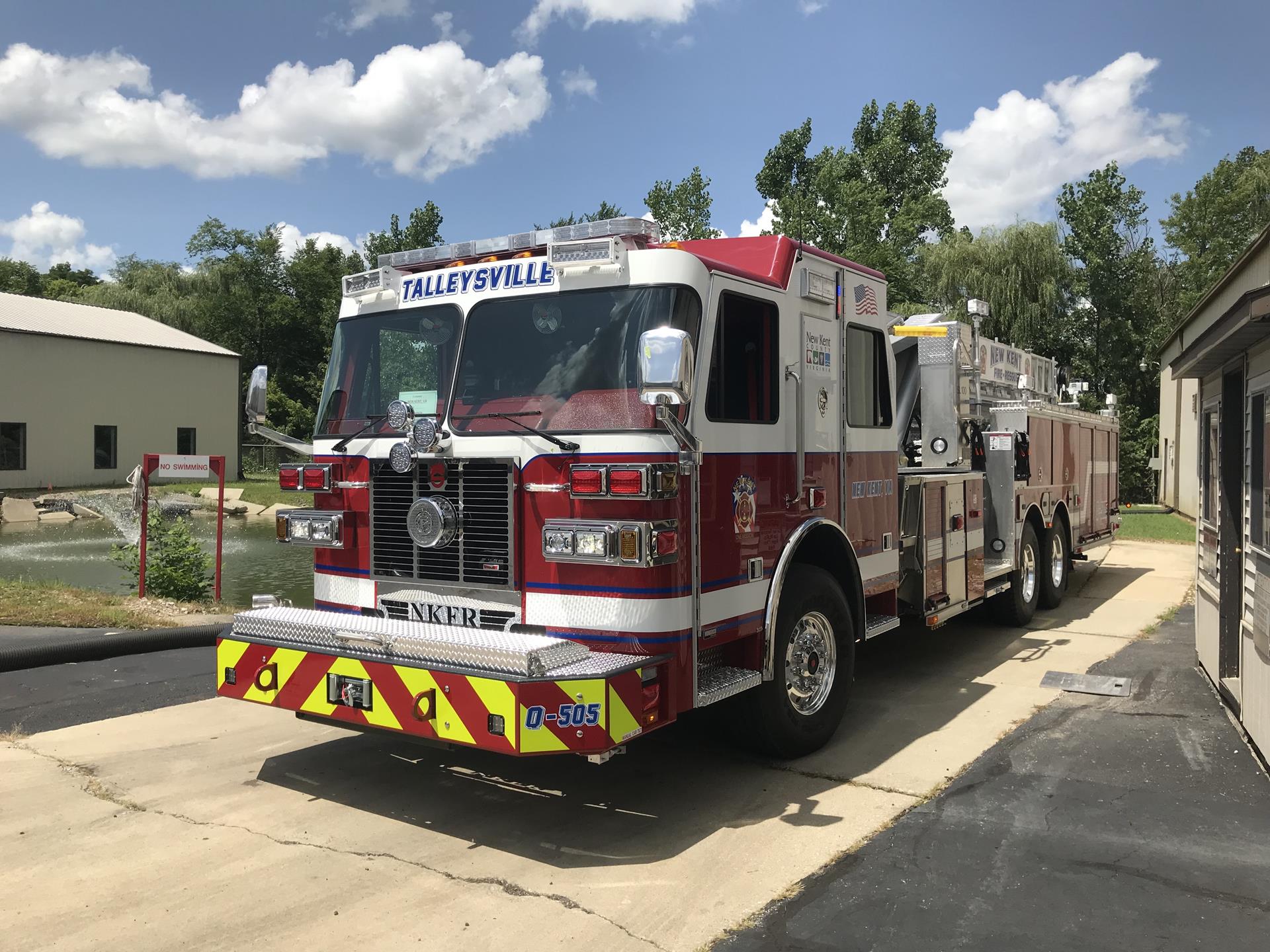 new-kent-fire-rescue-sl100-va-sutphen-corporation-fire-apparatus-builder